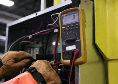 Elektromontáž v průmyslovém objektu